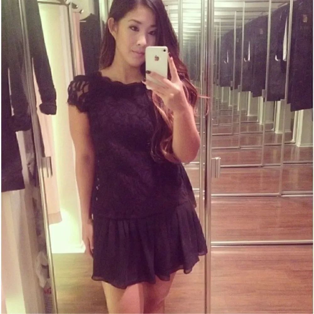 BCBGeneration 0 Xxs black cap sleeve lace mini flutter dress